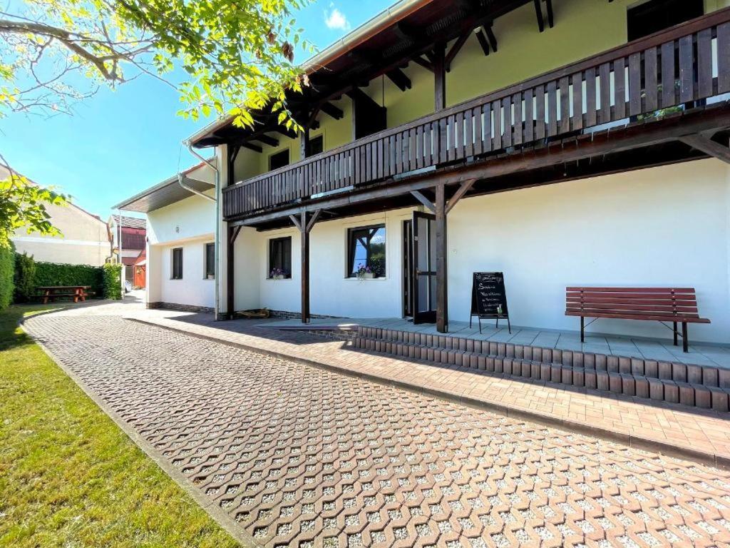 Penzion U Zameckeho Parku Třeboň Exterior foto