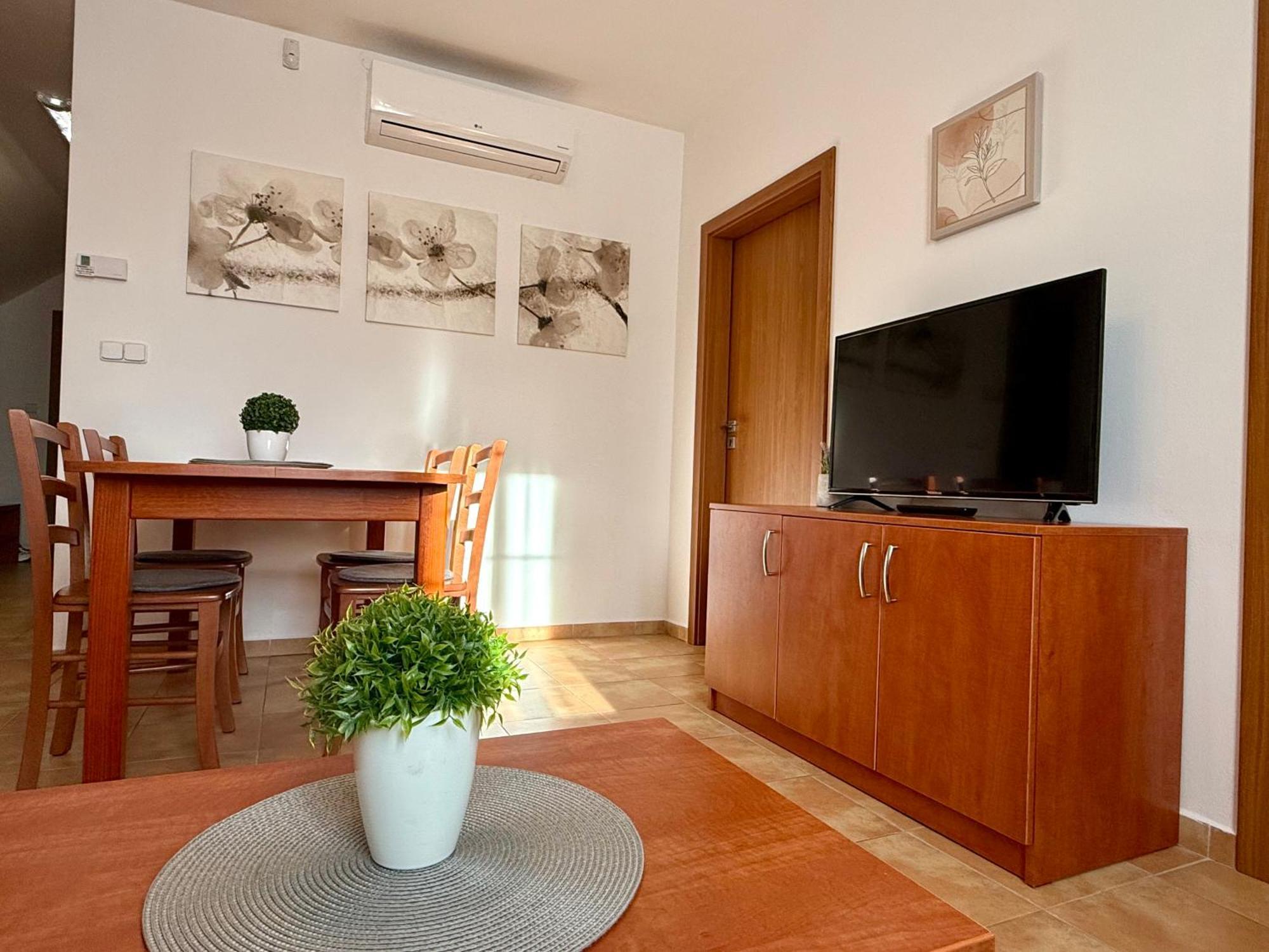 Penzion U Zameckeho Parku Třeboň Zimmer foto