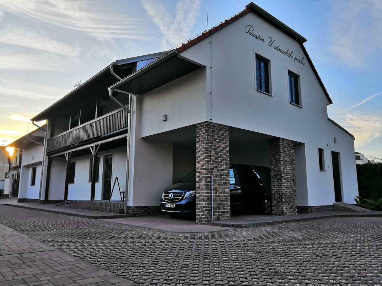 Penzion U Zameckeho Parku Třeboň Exterior foto
